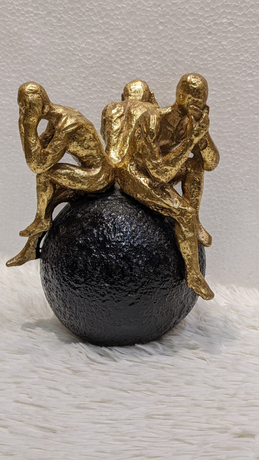 Pensadores Bola Sculpture
